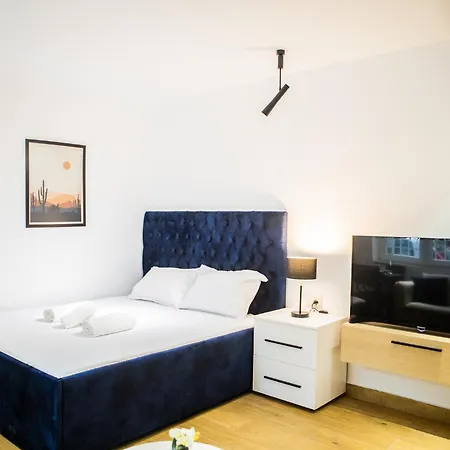 Matisse No17 - Center * Tiran