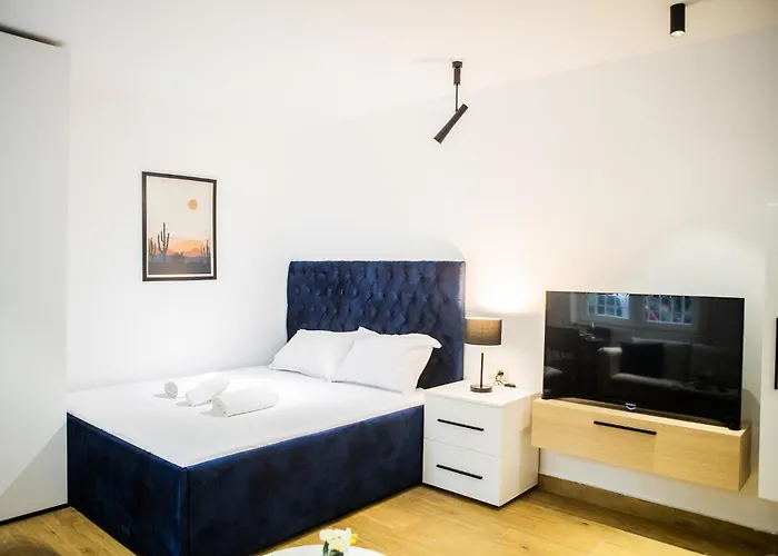 Matisse No17 - Center * Tirana